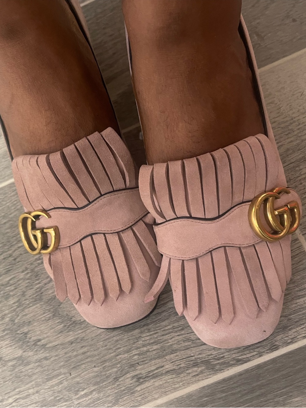 Gucci Pink Suede Fringe Loafers with Gold GG - Picture 2 of 16